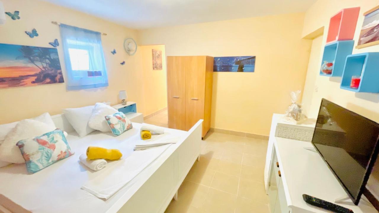 Colorful And Happy Apartment Sukosan - With Parking المظهر الخارجي الصورة