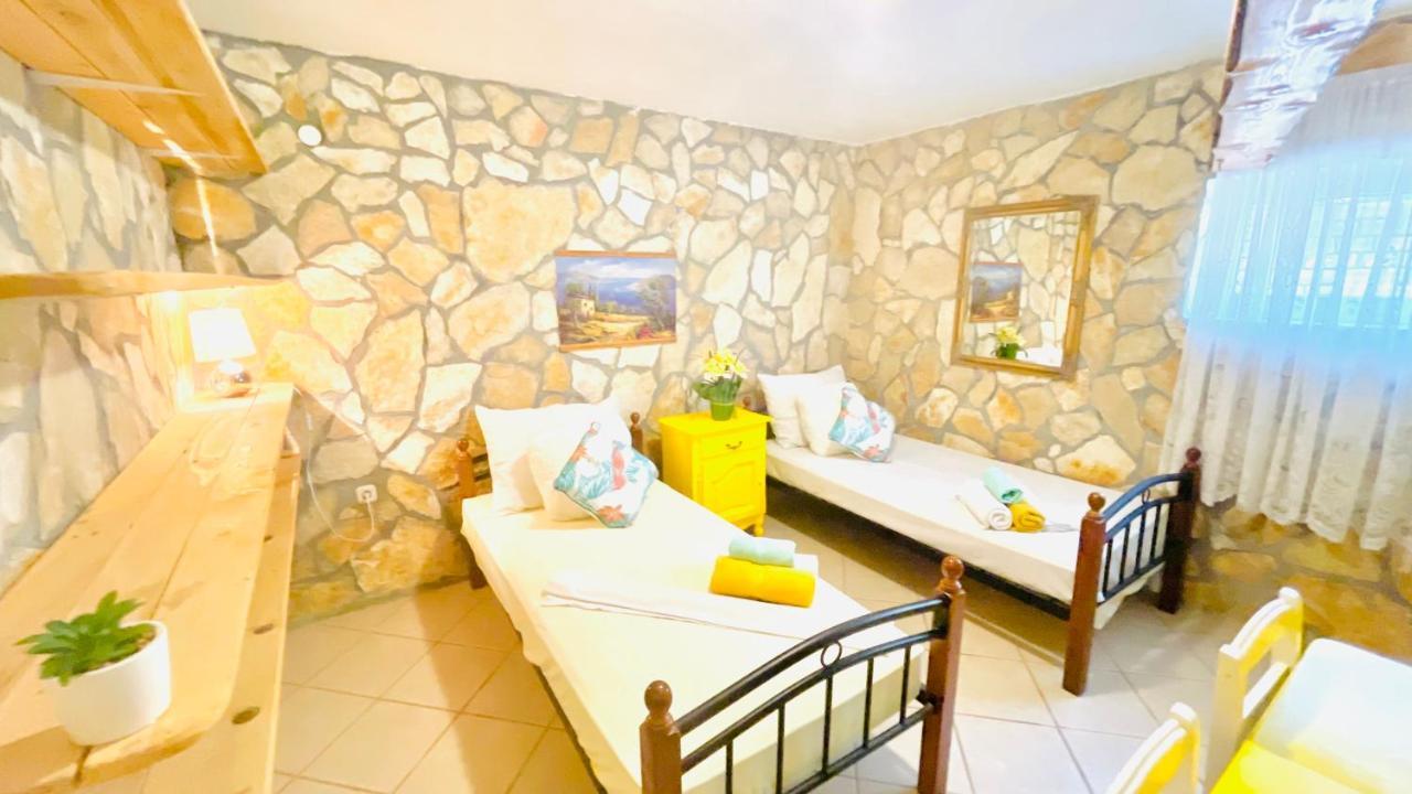 Colorful And Happy Apartment Sukosan - With Parking المظهر الخارجي الصورة